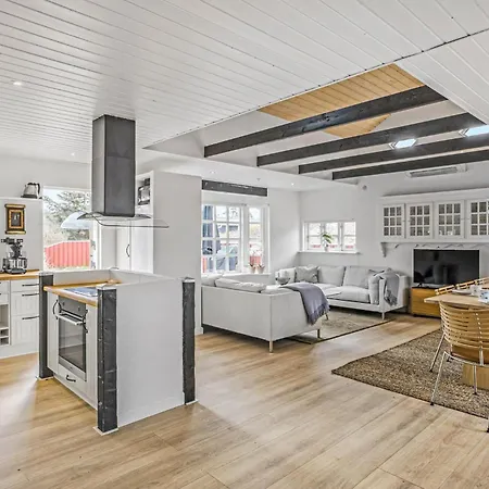 Pet Friendly Home In Blokhus With Wifi *
